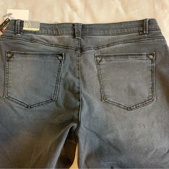 WIT & WISDOM 'Ab'Solution Roll Cuff Denim Shorts in Black Size 14 - Picture 9 of 15